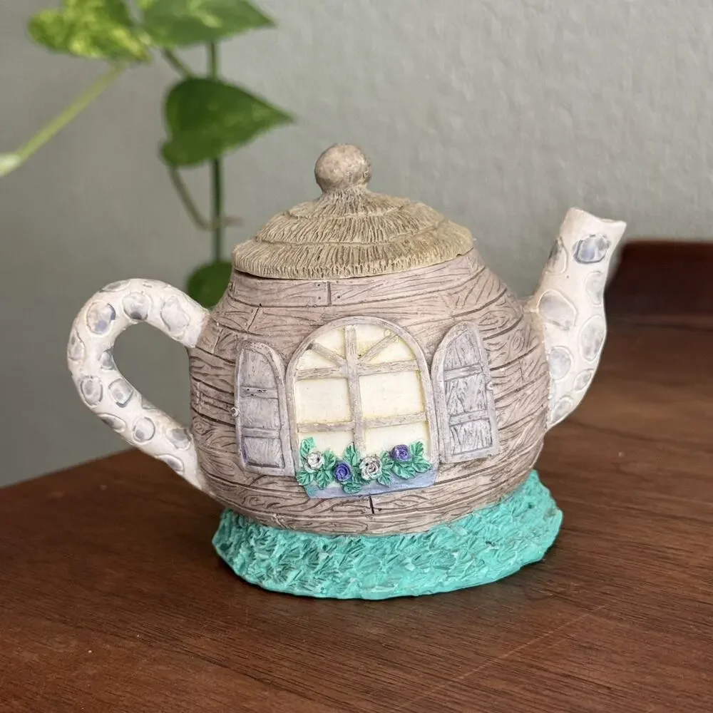 Novelty Bear Cottage Ceramic Teapot Painted Lid Animals Theme Collectible